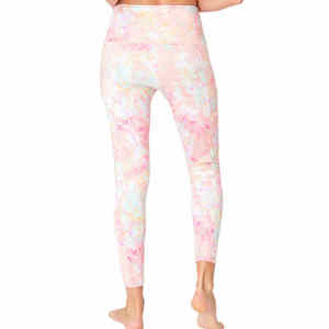 Qualité supérieure Taille haute Femmes Sublimation Leggings Tissu doux Top Tendance Anti-Rides Legging Disponible en Prix de gros - Product Image 4