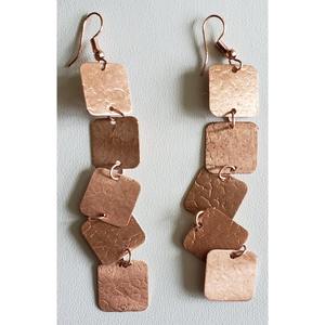 Pendientes de Cobre Martillado Hechos a Mano: Aros Colgantes Ligeros - Product Image 6