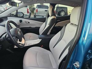 2017 à yota Prius Prime Premium direction à gauche boîte de vitesses automatique lumière intérieur sièges en cuir R18 pneus FWD SUV état utilisé - Product Image 6