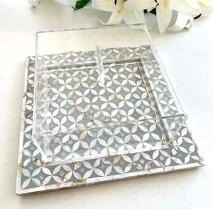 Soporte de chocolate árabe hecho a mano de madre perla, herramienta de pastel de aspecto real para el próximo Eid y Ramadán - Product Image 1