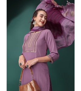 ชุด Kurtas นักออกแบบแฟชั่นที่น่าสนใจที่ขายดีที่สุดสําหรับงานปาร์ตี้และงานรื่นเริงของผู้หญิงมีจําหน่ายในราคาขายส่งเพื่อการส่งออก - Product Image 1