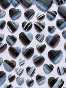 Opale bleue naturelle en forme de cœur, pierre précieuse en vrac polie pour la fabrication de bijoux - Product Image 1
