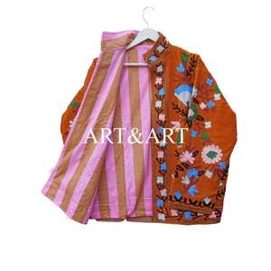 Veste boutonnée pour femme, faite à la main, régulière, automne-hiver, multicolores, motif brodé en rayures Suzani, tissu en coton imprimé, matelassée - Product Image 4