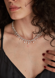 Collar Elegante con Tres Diamantes Redondos, Color DEF, Oro Rosa, Oro Blanco, Plata, Joyería con Certificación IGI, Cultivado en Laboratorio - Product Image 3