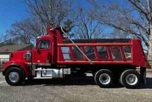 Camion à benne basculante d'occasion super propre 2024 2023 2020 Freightliner Coronado 122 SD Camion à benne basculante Detroit 525HP Automatique - Product Image 2