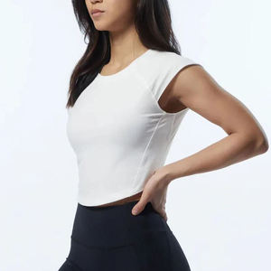 Hauts et t-shirts crop top multicolore en coton léger et vierge pour femmes de couleur personnalisée T-shirt court pour femmes - Product Image 4