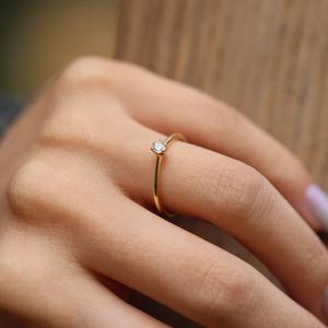 Anillo de compromiso solitario de moissanita de corte redondo de 4mm en oro o plata | Joyería clásica de boda - Product Image 6