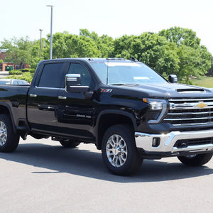 Pick-up Chevrolet Silverado 2500HD L T Z 4WD Crew Cab 2025 d'occasion en excellent état, conçu pour s'adapter à votre itinéraire - Product Image 1