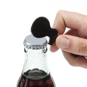 Llaveros y Mosquetones Promocionales Personalizados, Abridores de Botellas Personalizados - Product Image 2