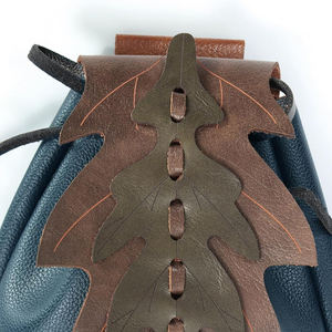 Sac à bandoulière médiéval en cuir pleine fleur avec sangle réglable adapté aux vêtements de style viking et renaissance historique - Product Image 4