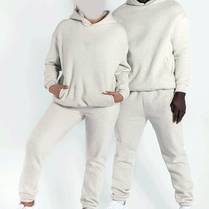 Ensemble de survêtements d'hiver unisexe de haute qualité, col à capuche respirant, logo personnalisé imprimé, tenue décontracté, vente en ligne au Pakistan - Product Image 2