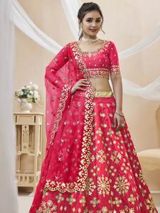 Lehenga Choli Rosa de Seda Artística con Bordado de Lentejuelas y Zari, Dupatta de Malla Suave, Estilo Bollywood para Fiestas y Ocasiones Festivas - Product Image 2