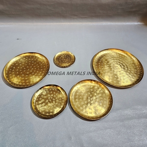 Encantadora bandeja beige con motivo de pan de jengibre juguetón, ideal para servir aperitivos y animar cualquier ocasión - Product Image 6