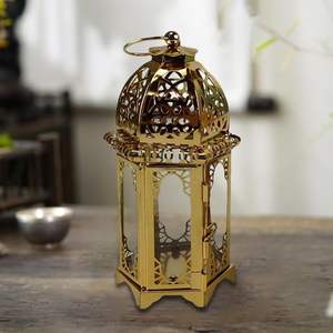 Linterna de Ramadán de Metal de estilo marroquí hecha a mano con detalles exquisitos para decoraciones elegantes de Ramadán y Eid - Product Image 5