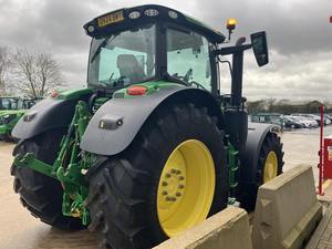 Tractor Agrícola Usado de Alta Calidad John Deere 6R 215 en Venta - Product Image 3