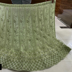 Vente en gros Filet brodé de paillettes Lehenga Choli avec 3m de flair Long Blouse Designer Bordure Dupatta Party Floor-Length Modern - Product Image 3