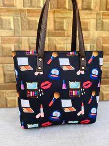 Fourre-tout en coton imprimé Modern Ease avec PU et double cloison avec poche arrière zippée essentiel pour la vie quotidienne et un usage professionnel - Product Image 5