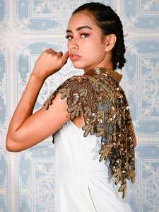 Elegante y Hermoso Traje de Fiesta con Capa Estilo Burlesque, Adornado con Perlas, Lentejuelas y Cuentas, Cuello en V, Largo hasta el Suelo, con Sujetador Incorporado - Product Image 2