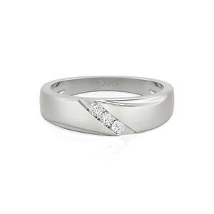 Bague de mariage classique diagonale personnalisée pour homme Jeulia avec diamants - Product Image 1