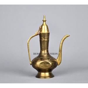 Cuisine Dallah en laiton poli or brillant Décoration de table de mariage et d'événements Thé et café de luxe Dallah pour articles de fête - Product Image 1