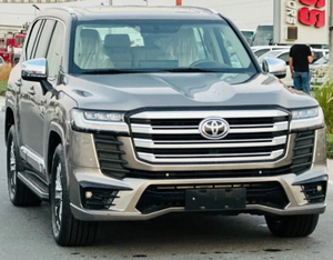 Toyota LandCruiser GXR 4.0L Essence Berline 8 Cylindres 6 Vitesses Automatique Cuir Foncé Conduite à Gauche/Droite Occasion - Product Image 1