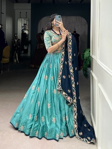 Lehenga Choli moderne A-Line pour la saison des mariages Fil à paillettes en soie brodé avec une boîte en toile Peut longueur au sol Style parfait - Product Image 2