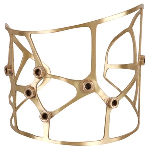 เครื่องประดับกำไลข้อมือทองเหลืองดีไซเนอร์ที่มีลวดลายทันสมัยและงานฝีมือโบราณเพื่อให้ดูหรูหรา - Product Image 1