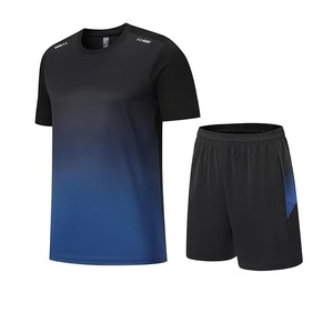 ชุดกีฬาลำลองผู้ชาย แห้งเร็ว เป็นมิตรกับสิ่งแวดล้อม เสื้อยืดไล่เฉดสีและกางเกงขาสั้น ระบายอากาศได้ดี เหมาะสำหรับการฝึกซ้อม ออกกำลังกาย วิ่ง - Product Image 2