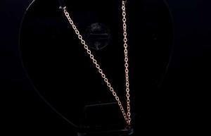 Colliers pendentifs élégants en or jaune personnalisables OEM pour femmes avec chaîne à maillons en or rose et diamant pour les fiançailles - Product Image 3