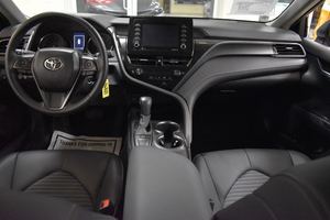 Camry S E Nightshade 2024, Tracción Delantera, Turbo, Asientos de Cuero, Techo Panorámico, Bajo Kilometraje, Precio de Stock, Listo para Envío - Product Image 5
