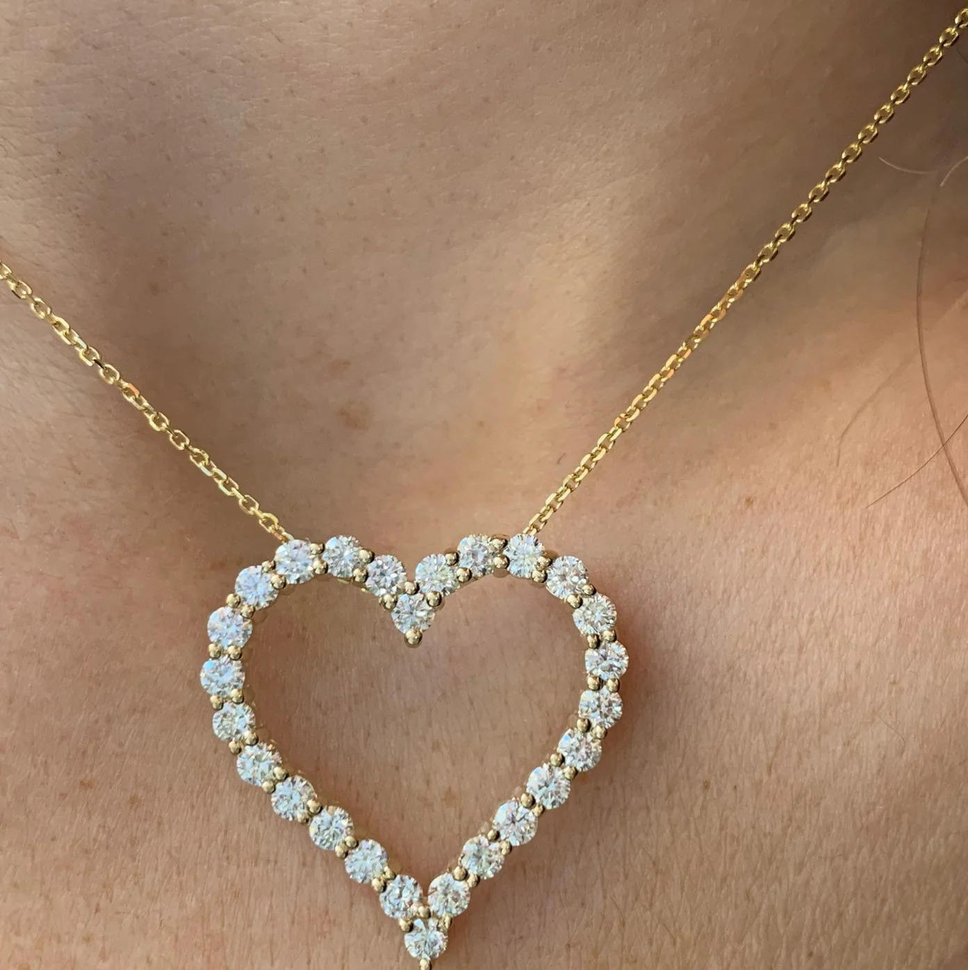 สีเหลืองทอง