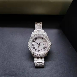 Montre de luxe de style sportif avec cadran rond en diamant moissanite, mouvement à quartz, bracelet en acier inoxydable, chiffres romains, ton blanc pour homme - Product Image 2