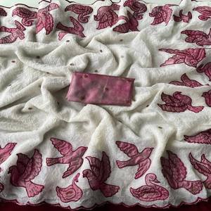 Sari de Tela Pura Crush VASTRA COTTAGE con Diseño de Aves en Panel, Detalles de Calado y Blusa de Diseñador, Ropa Festiva para Fiestas - Product Image 2