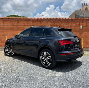 ยานพาหนะใหม่7เกียร์อัตโนมัติ2019 Audis Q5มือสองอย่างหมดจด