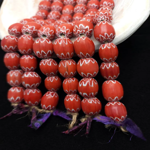 Perles de verre au chalumeau en cristal blanc rouge authentique en vrac, excellentes perles ovales à chevrons multicouches pour les métiers de la bijouterie - Product Image 3