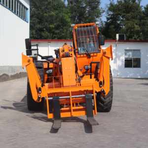 新型4WDブームフォークリフト、コンパクト小型ディーゼルテレハンドラー、5トン積載量、悪路走行対応、販売中 - Product Image 3