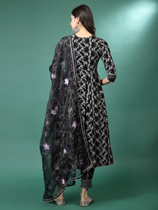 Último Diseño Tradicional Indio-Pakistaní, Kurti Casual y Elegante para Mujer, Negro, Bordado, de Rayón, Cuello en V, Corte en A, con Pantalón - Product Image 4