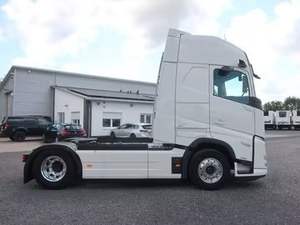 Nuevo/Usado 2025 VOLVO FH 500 Aero TC Leeder Alu LED I-Park Cool Retarder Transmisión Automática Diésel 510 Hp Kilometraje 66,957 km - Product Image 2