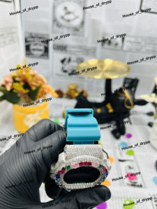 Reloj Digital Iced Out con Moissanita y Piedras Multicolor, Plata 925, Aspecto de Diamante, Correa de Goma Azul, Estilo Urbano Premium - Product Image 4