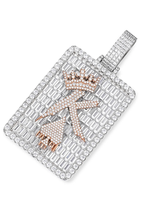 Pendentif rectangulaire en moissanite bicolore couronné 'K' en argent 925 plaqué or 14 carats et rhodium, luxe unisexe pour les fêtes - Product Image 2
