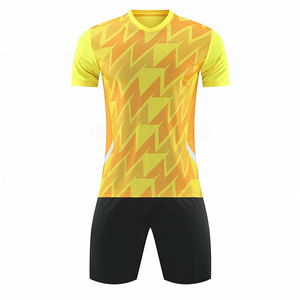Uniforme de Fútbol de Alta Calidad al por Mayor - Sublimado de Alta Calidad, Hecho a Medida, 100% Poliéster, Transpirable, Ligero, de Secado Rápido - Product Image 1