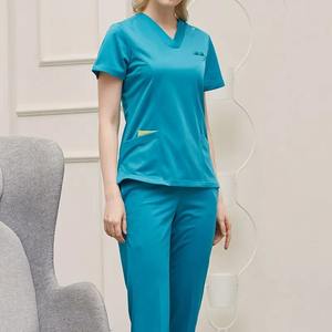 Uniforme médical personnalisé respirant uniforme d'infirmière d'hôpital à col en V pour femmes costume de gommage médical service OEM avec logo - Product Image 6