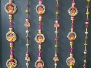 ที่แขวนผนังลูกปัดดอกบัวสำหรับตกแต่งงานแต่งงานฉากหลังที่กำลังมาแรงมาลัยพร้อมระฆังตกแต่งบ้านสำนักงานงานปาร์ตี้และประตูหน้าต่าง - Product Image 2