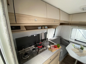 Caravane 2 couchages 2 places assises à vendre |   Meilleure caravane pour couples, camping-car 2 places à vendre - Product Image 5