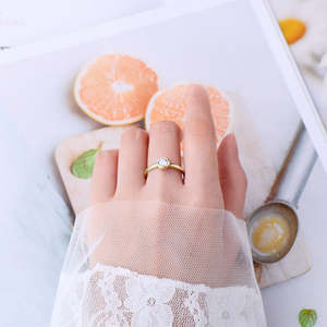 Bague de fiançailles et de mariage en argent sterling 925 avec moissanite taille brillant de 0,50 ct, 5 mm, couleur D, pureté VVS, sertie en bélière, par Black Pearl Jewels - Product Image 2