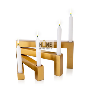 Bougeoirs en métal doré au design moderne bougeoirs en métal classiques faits à la main bougeoirs décoratifs pour fêtes de mariage bougeoirs à vendre - Product Image 1