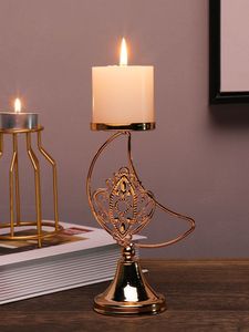 Pièce maîtresse de décoration de table islamique en métal exquis pour le Ramadan conçue avec des détails de lanterne arabesque complexes - Product Image 2