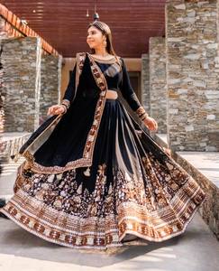 Ensemble Georgette Lehenga Majestic Threadwork Vêtements indiens - Product Image 1