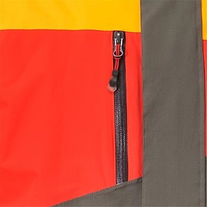 Veste de ski haute performance à col montant avec capuche et poignets réglables pour hommes, ce qui maximise le confort dans des conditions hivernales difficiles - Product Image 3