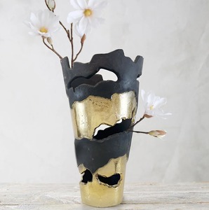 Jarrón de flores de Metal mate negro pulido brillante hecho a mano, macetas decorativas hechas a mano para decoración de fiestas, bodas y eventos - Product Image 1